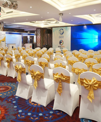 Vách ngăn MDF phủ veneer sơn PU cho Windsor Plaza Hotel