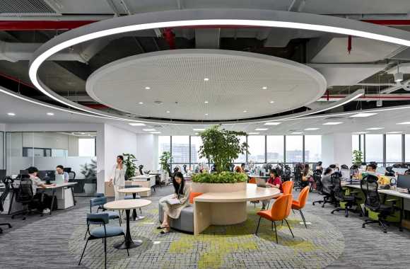 Focus Boost: Nâng cao năng suất thông qua thiết kế nơi làm việc thông minh