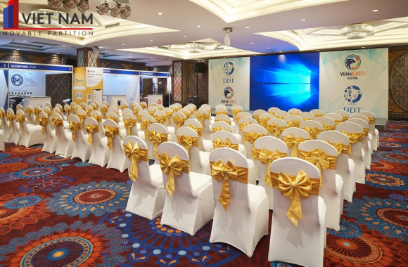 Vách ngăn MDF phủ veneer sơn PU cho Windsor Plaza Hotel